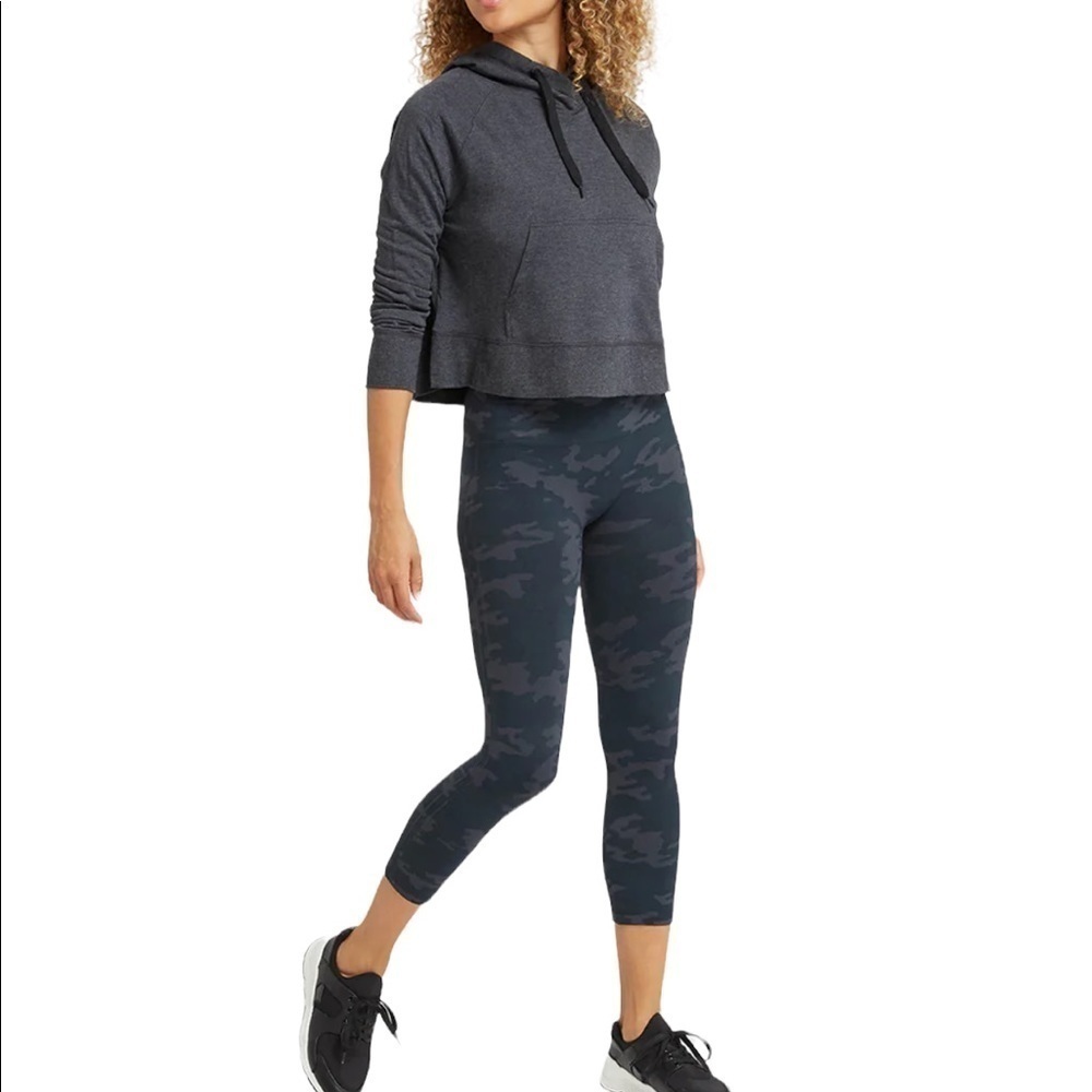Spanx Womens Size S Crop Seamless Leggings Camo Purple blue